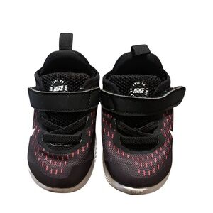 Nike Free RN Toddler Sz 4c shoes in a black, white, & pink colorway. ExclntCondt